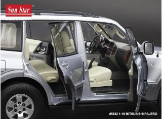 Mitsubishi Pajero V73, cool silver SunStar Metallmodell 1:18